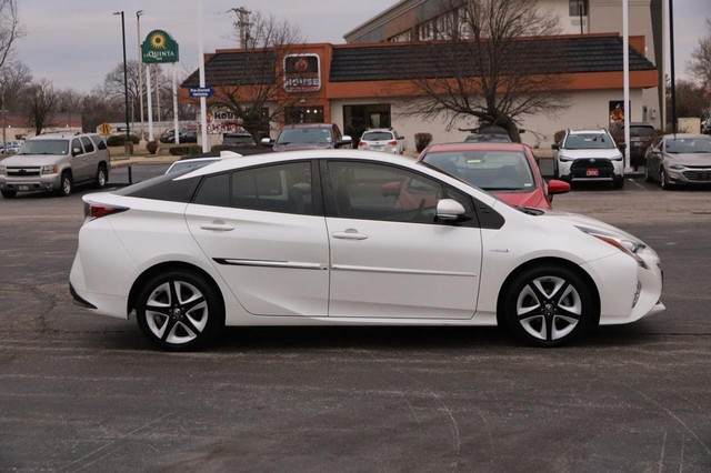 Toyota Prius Vehicle Image 05