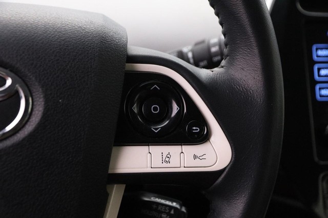 Toyota Prius Vehicle Image 12