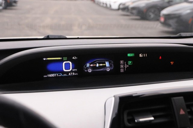Toyota Prius Vehicle Image 13