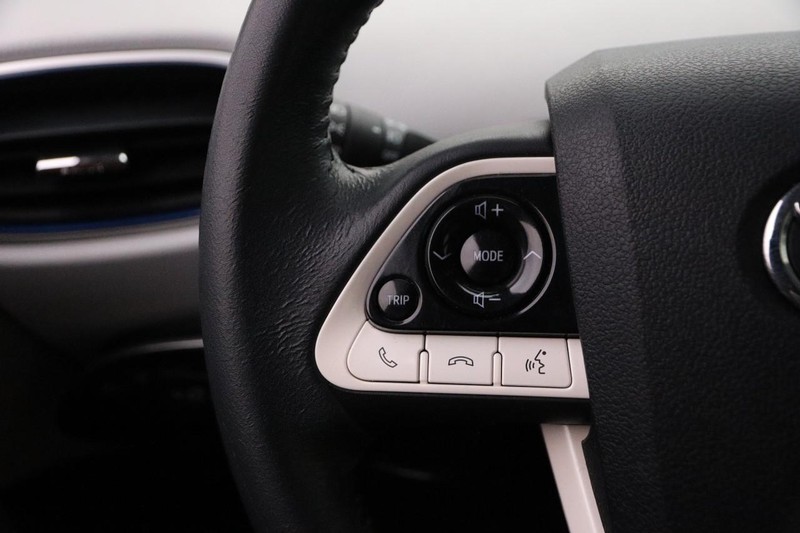 Toyota Prius Vehicle Image 11