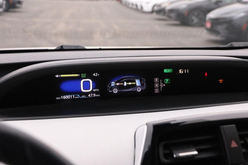Toyota Prius Vehicle Image 13