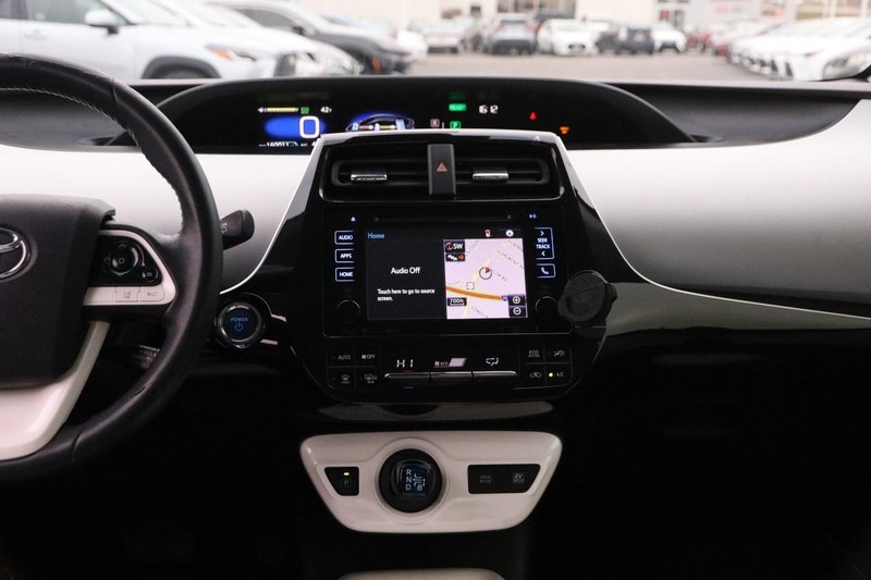 Toyota Prius Vehicle Image 21