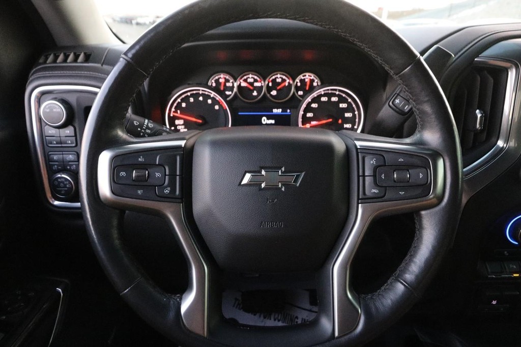 Chevrolet Silverado 1500 Vehicle Full-screen Gallery Image 10