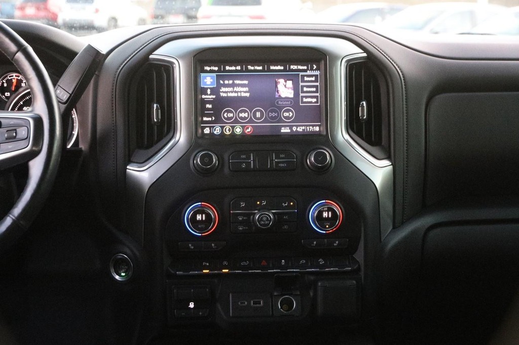 Chevrolet Silverado 1500 Vehicle Full-screen Gallery Image 22