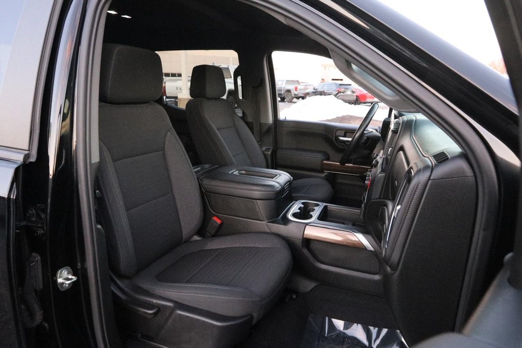 Chevrolet Silverado 1500 Vehicle Full-screen Gallery Image 24