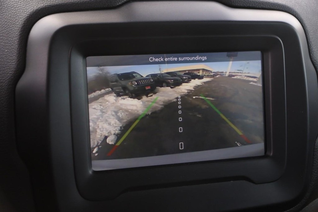 Jeep Renegade Vehicle Full-screen Gallery Image 16