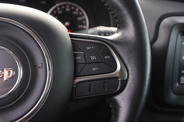 Jeep Renegade Vehicle Image 12