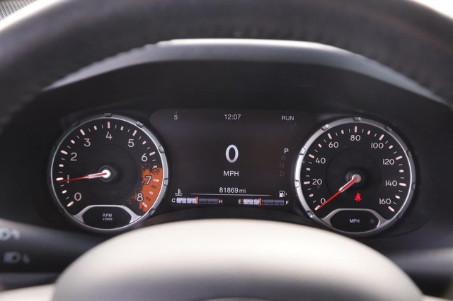 Jeep Renegade Vehicle Image 13