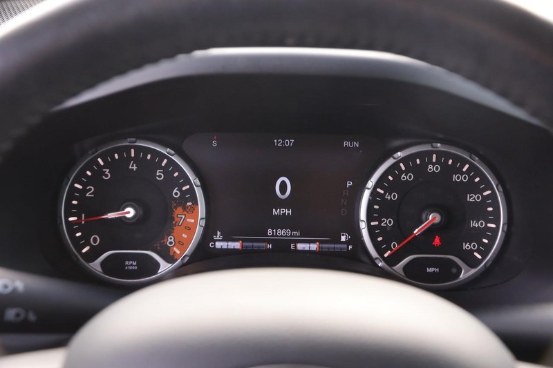 Jeep Renegade Vehicle Image 13