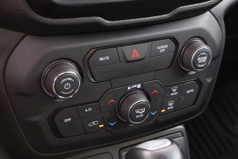 Jeep Renegade Vehicle Image 17