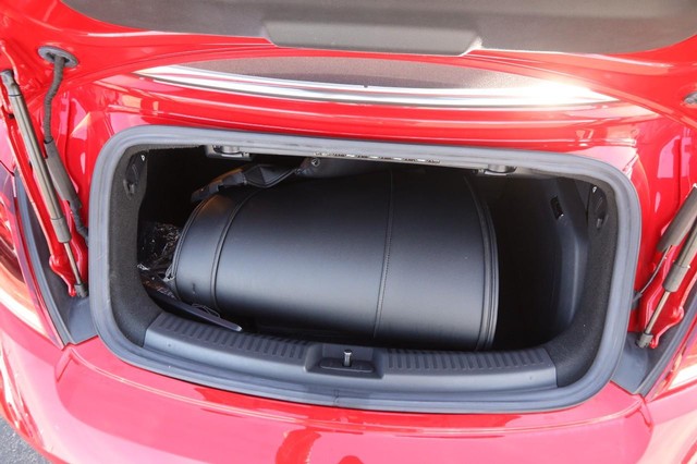 Volkswagen Beetle Convertible Vehicle Image 07