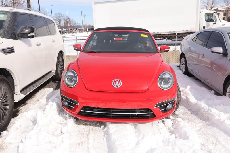 Volkswagen Beetle Convertible Vehicle Image 03