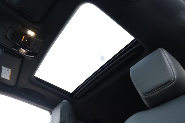 Toyota Land Cruiser Vehicle Image 09