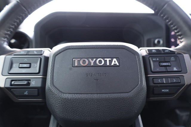 Toyota Land Cruiser Vehicle Image 10