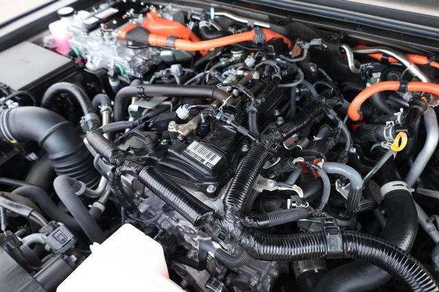 Toyota Land Cruiser Vehicle Image 25