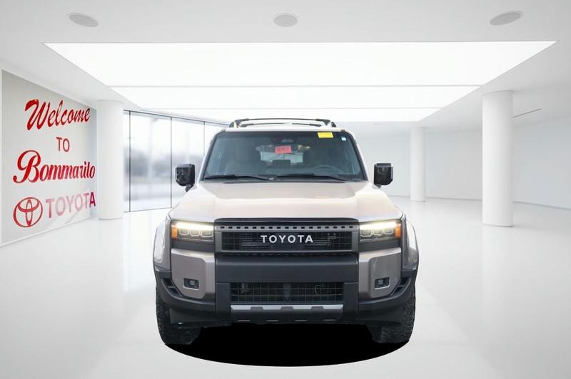 Toyota Land Cruiser Vehicle Image 04