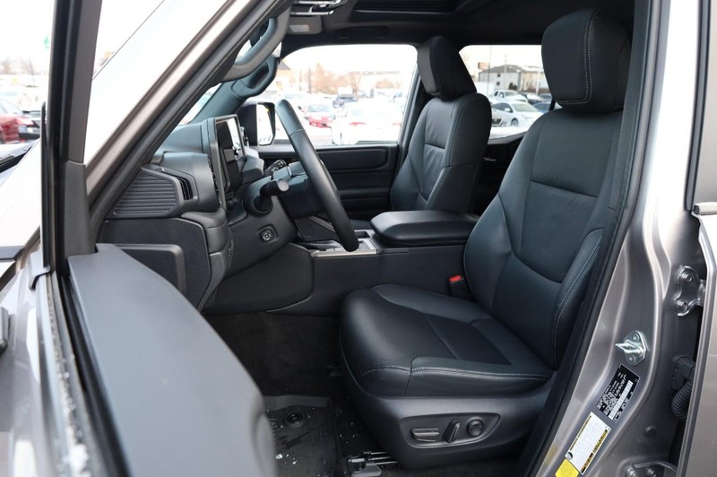 Toyota Land Cruiser Vehicle Image 08