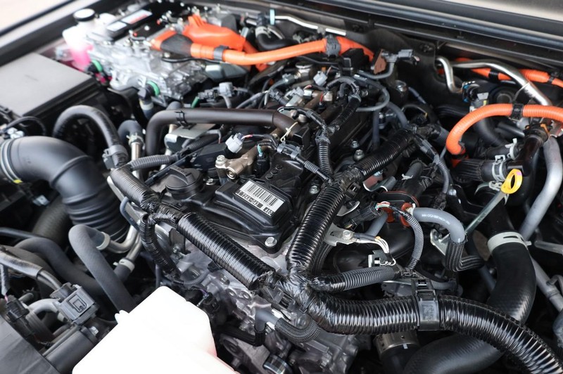 Toyota Land Cruiser Vehicle Image 25