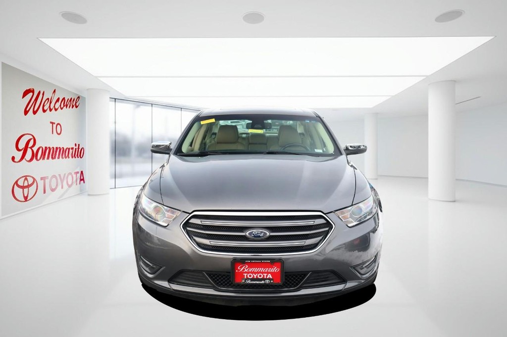 Ford Taurus Vehicle Full-screen Gallery Image 4