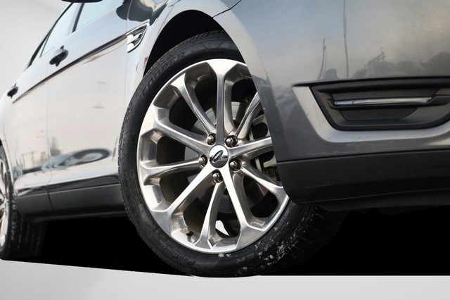 Ford Taurus Vehicle Image 03