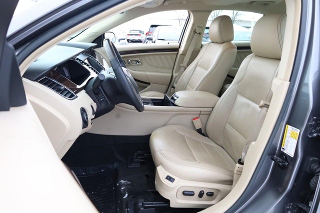 Ford Taurus Vehicle Image 08