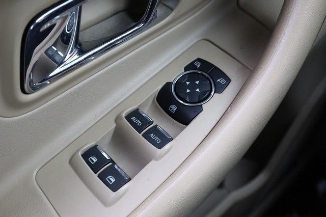 Ford Taurus Vehicle Image 17