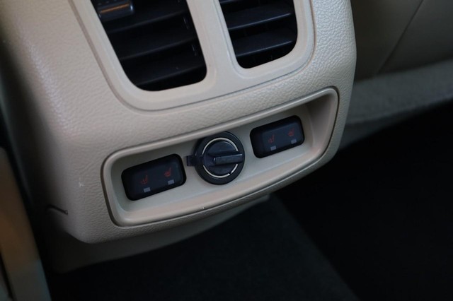 Ford Taurus Vehicle Image 23