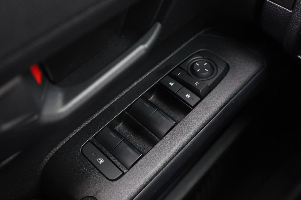 Toyota 4Runner Vehicle Full-screen Gallery Image 17