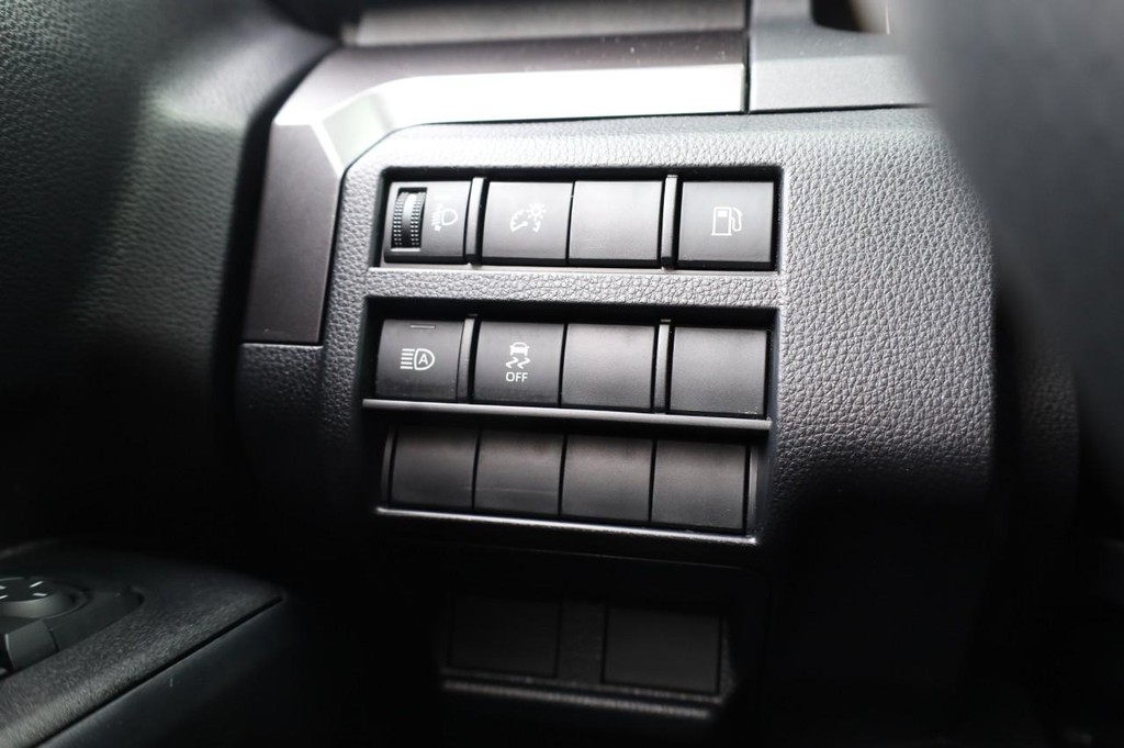 Toyota 4Runner Vehicle Full-screen Gallery Image 18