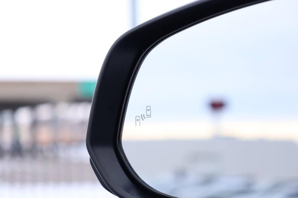 Toyota 4Runner Vehicle Full-screen Gallery Image 19