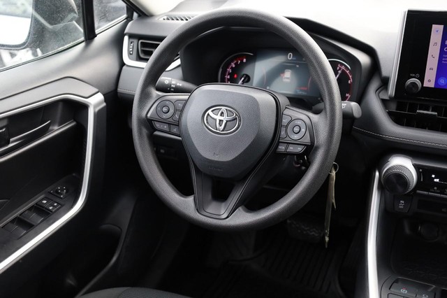 Toyota RAV4 Vehicle Image 21