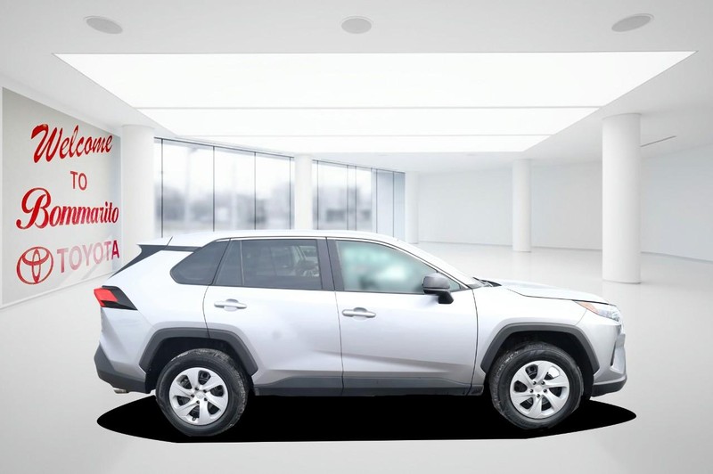 Toyota RAV4 Vehicle Image 05
