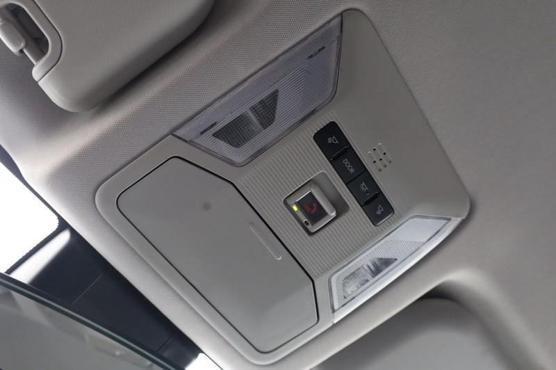 Toyota RAV4 Vehicle Image 16