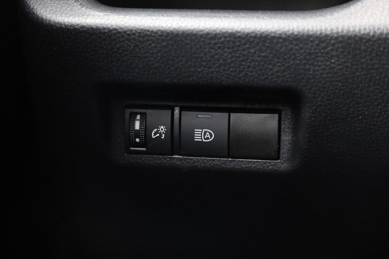 Toyota RAV4 Vehicle Image 18