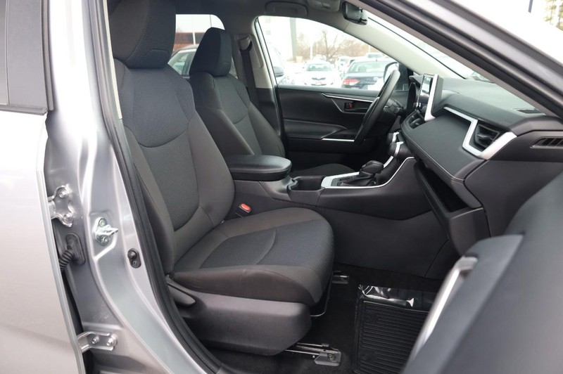 Toyota RAV4 Vehicle Image 22