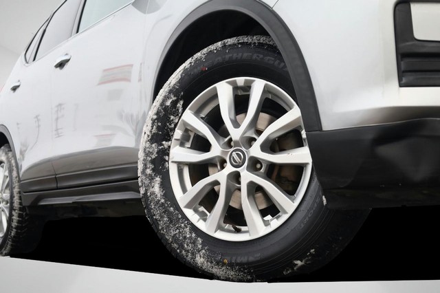 Nissan Rogue Vehicle Image 03