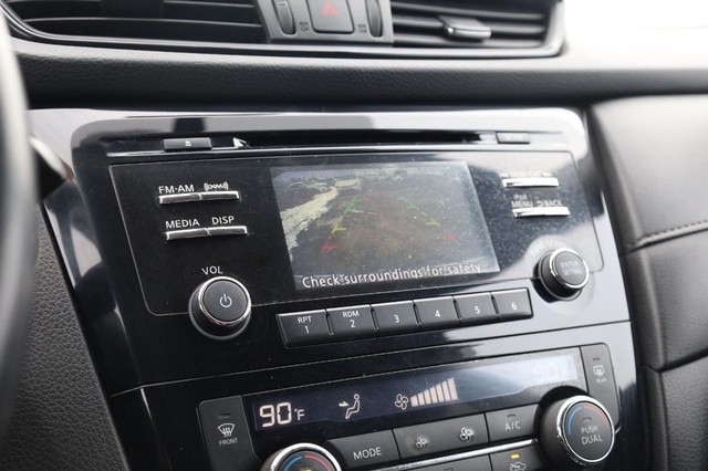 Nissan Rogue Vehicle Image 12