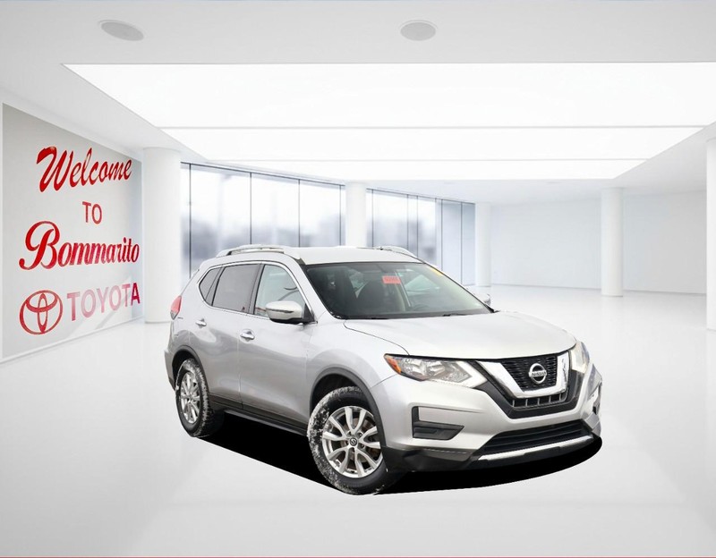Nissan Rogue Vehicle Image 02