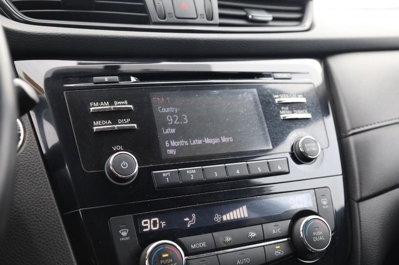 Nissan Rogue Vehicle Image 11