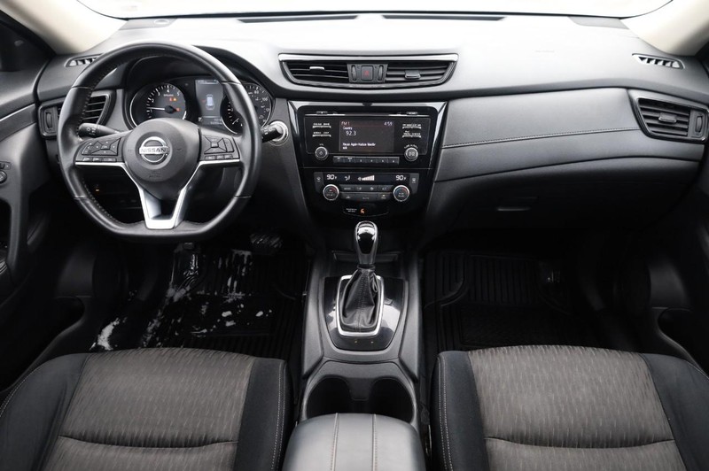 Nissan Rogue Vehicle Image 21