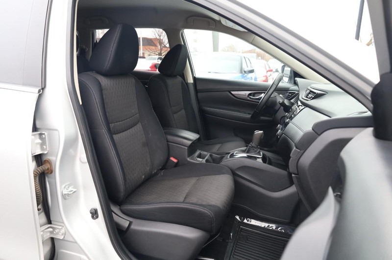 Nissan Rogue Vehicle Image 23