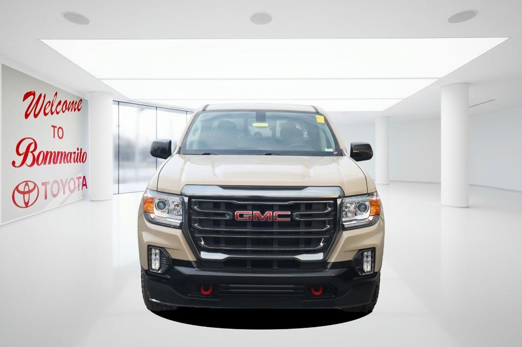 GMC Canyon Vehicle Full-screen Gallery Image 4