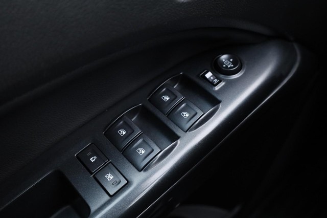 GMC Canyon Vehicle Image 17