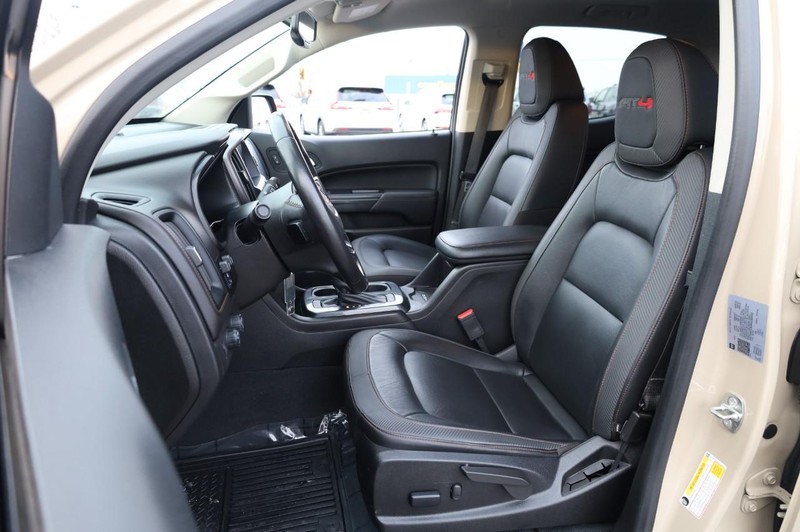 GMC Canyon Vehicle Full-screen Gallery Image 08