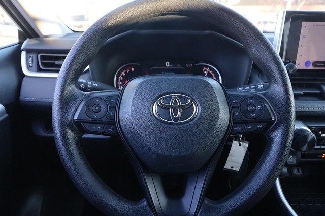 Toyota RAV4 Vehicle Image 10