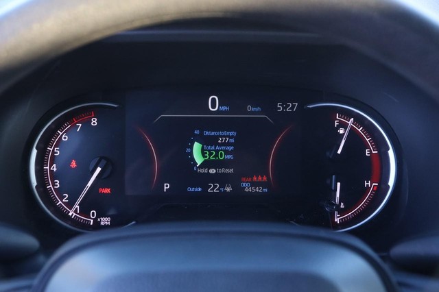 Toyota RAV4 Vehicle Image 13