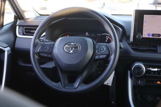 Toyota RAV4 Vehicle Image 21