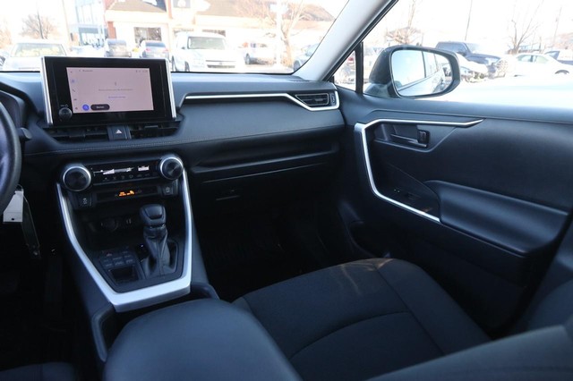 Toyota RAV4 Vehicle Image 23