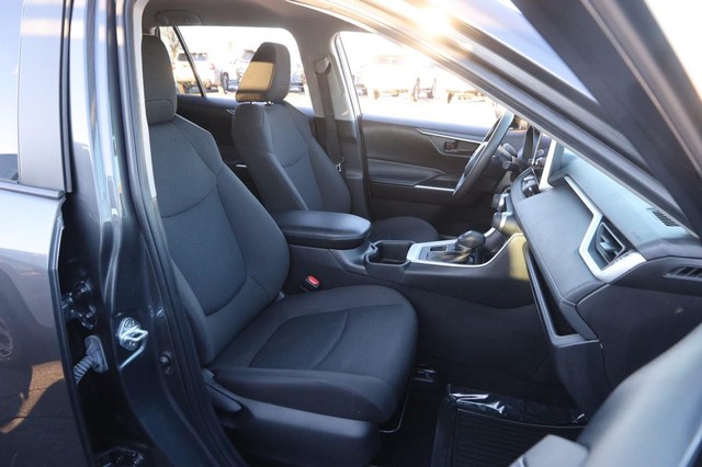 Toyota RAV4 Vehicle Image 24