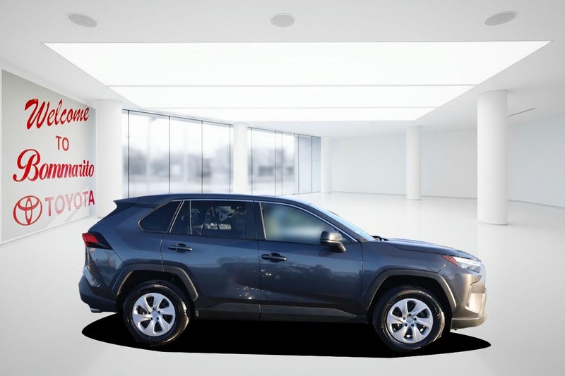 Toyota RAV4 Vehicle Image 05